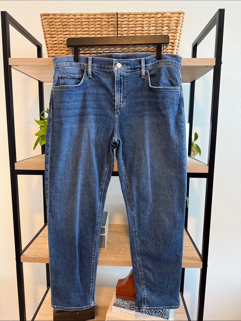 Joe’s Flawless The Bobby Mid-Rise Tapered Boyfriend Ankle Jeans, 32